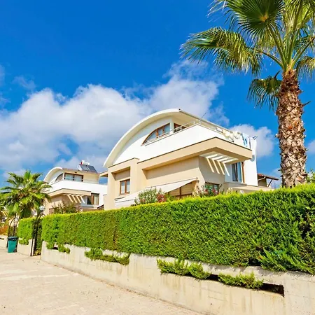 Villa Paradise Town Elite 100 Mbps Free Wifi *
